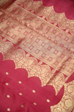 Raw Mango Silk Gajari Pink Saree Necklace Border